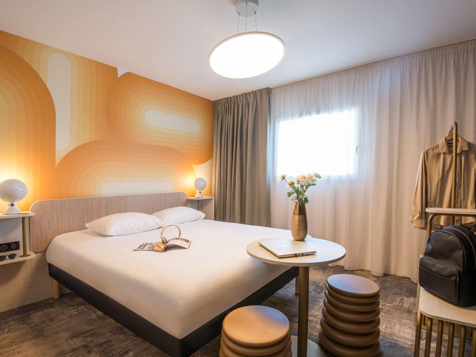 Ibis Styles Pertuis Portes Du Luberon Exterior photo