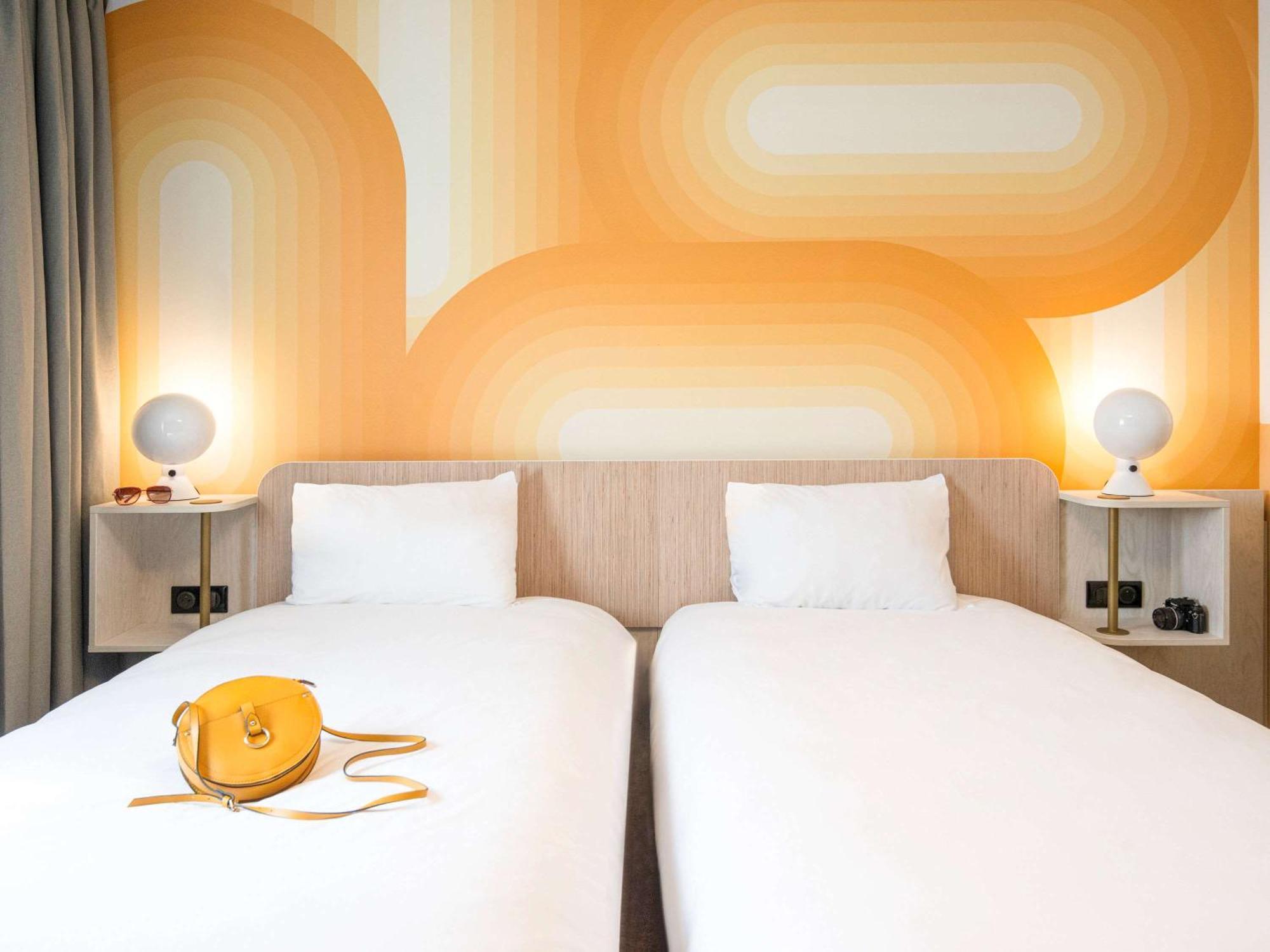 Ibis Styles Pertuis Portes Du Luberon Exterior photo