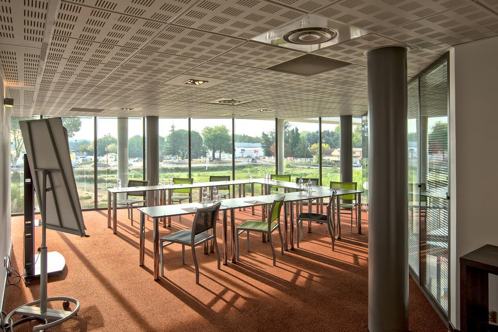 Ibis Styles Pertuis Portes Du Luberon Exterior photo